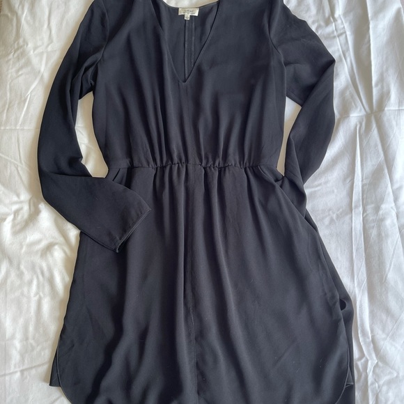 Wilfred black long sleeve deep v dress. Size:Large - Picture 1 of 3